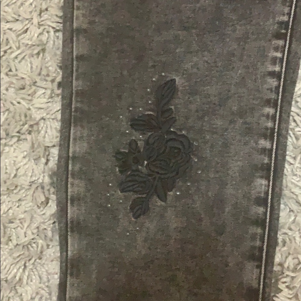 Suits - Picture 4 of 4